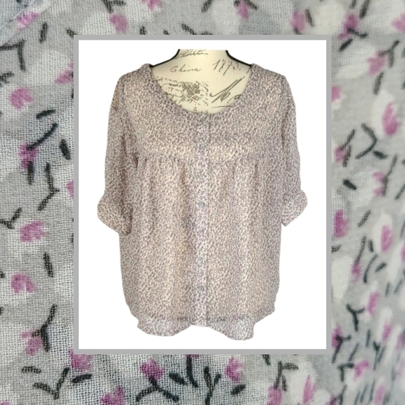 hazel Tops - Rose Print Mesh Back Blouse in Lavender amd Light Muted Gray, Size S